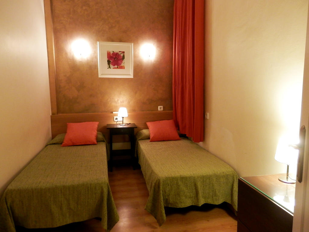 Barcelona Central Garden Hostal ห้อง รูปภาพ
