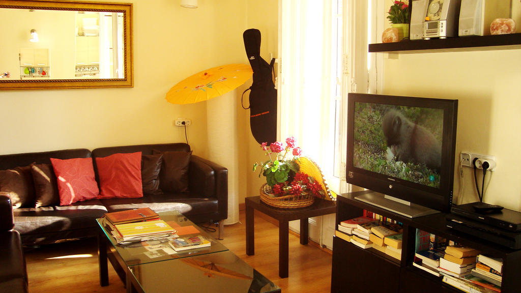 Barcelona Central Garden Hostal ภายนอก รูปภาพ