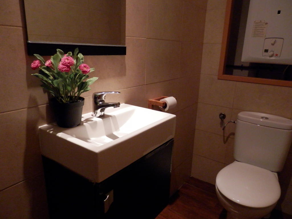 Barcelona Central Garden Hostal ภายนอก รูปภาพ