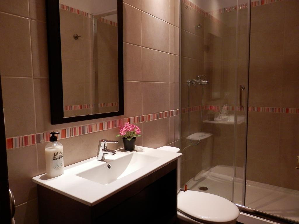Barcelona Central Garden Hostal ภายนอก รูปภาพ