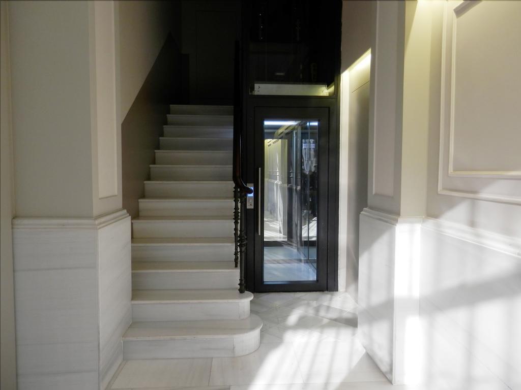 Barcelona Central Garden Hostal ภายนอก รูปภาพ