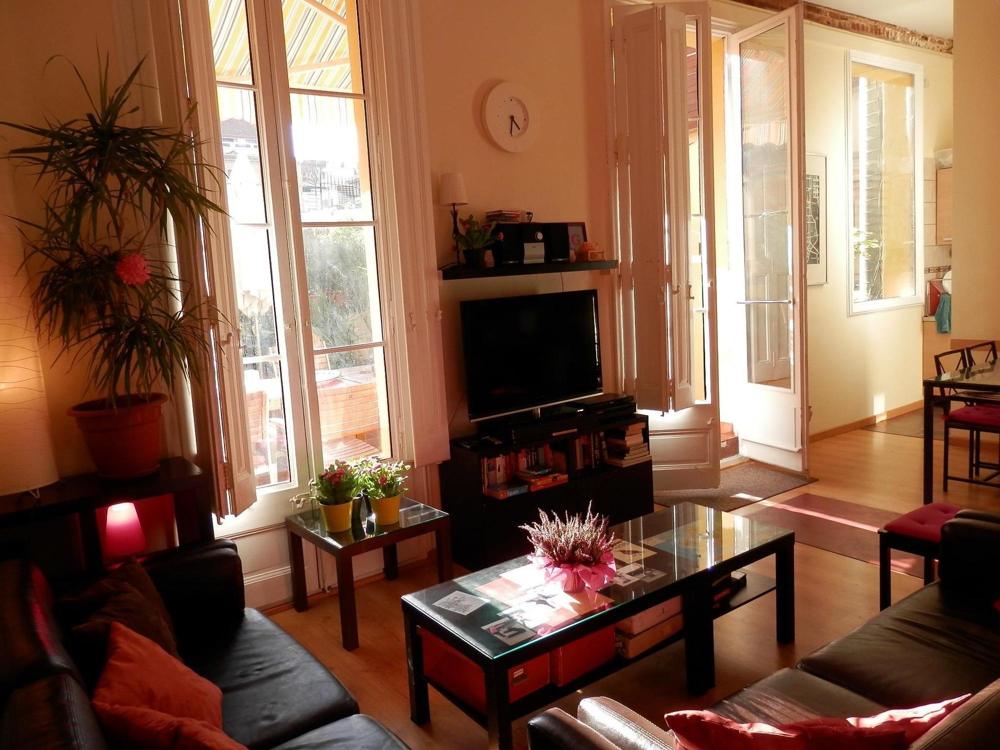 Barcelona Central Garden Hostal ภายนอก รูปภาพ