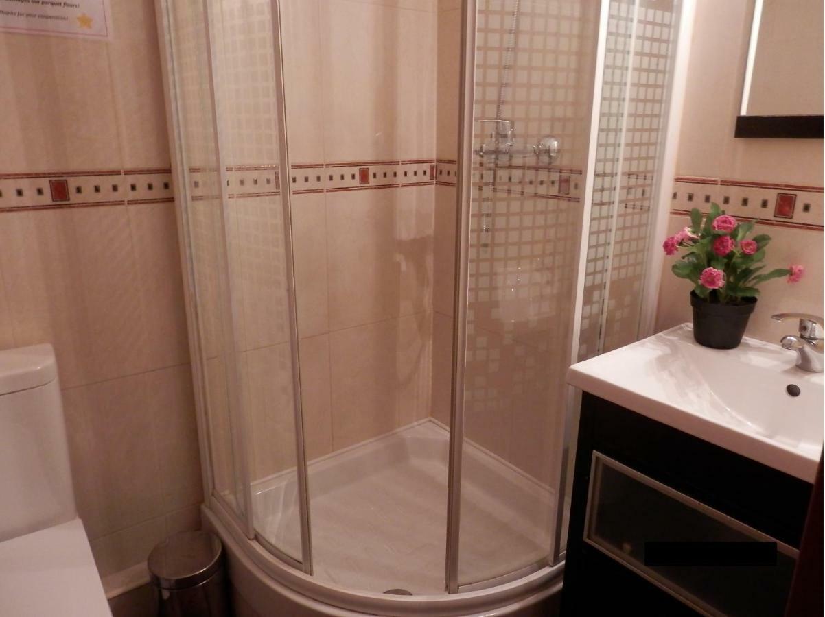 Barcelona Central Garden Hostal ภายนอก รูปภาพ